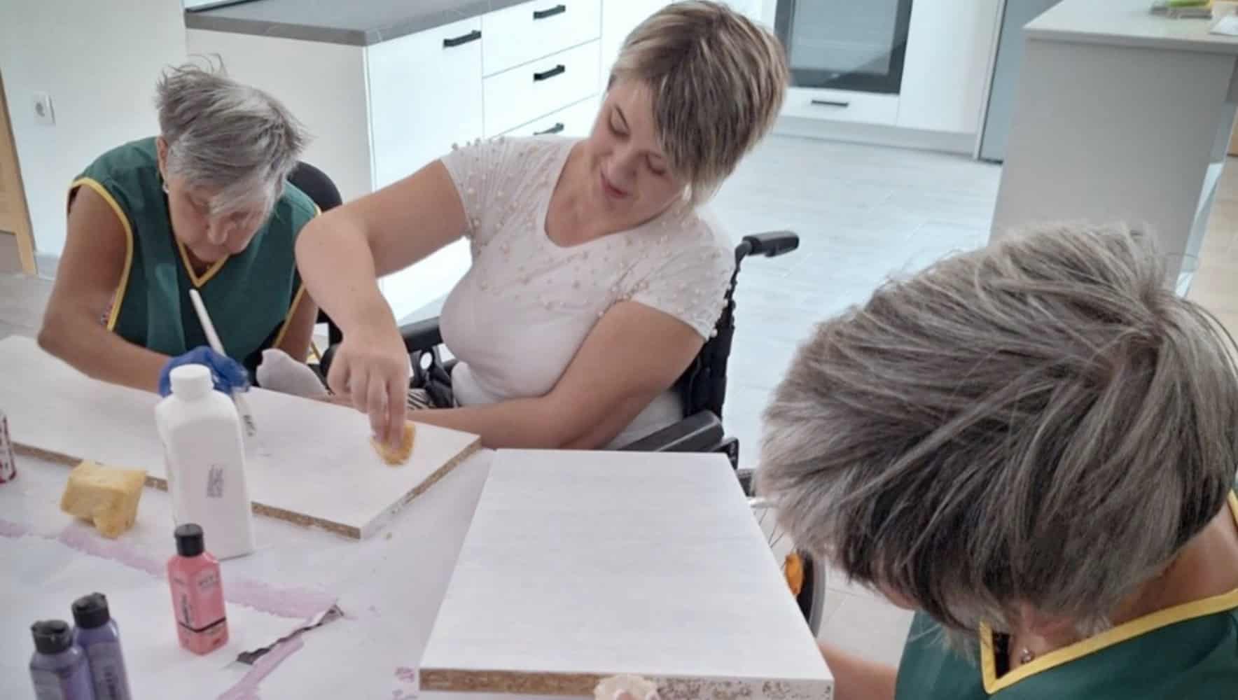 Serving up love for isolated seniors in Bosnia